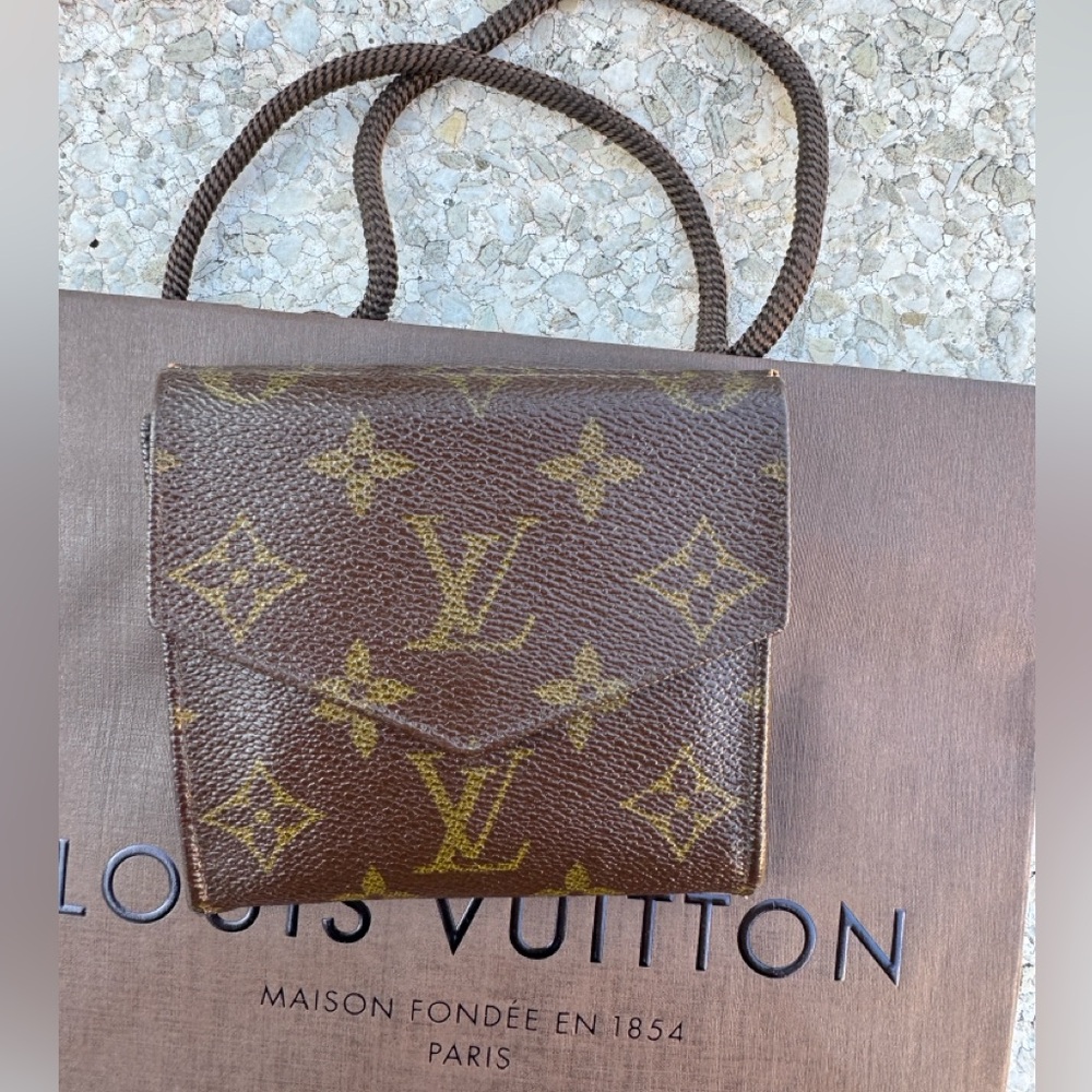 Louis Vuitton Classic Monogram Vintage Wallet. with authentic dust bag & bag! 🤎 - Picture 13 of 13